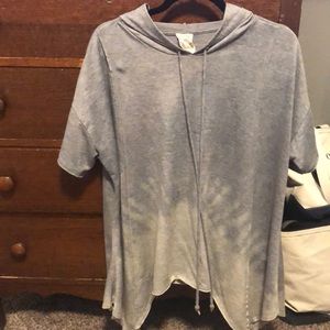 Grey short sleeve pullover